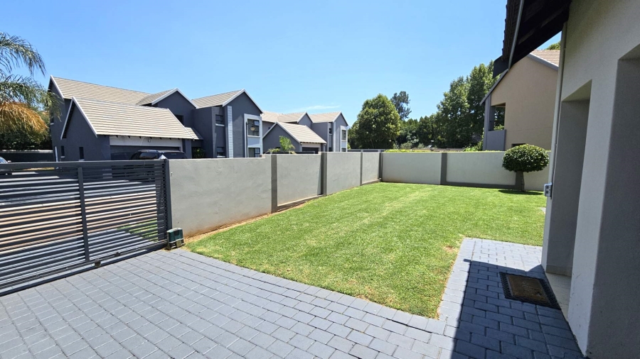 To Let 3 Bedroom Property for Rent in Melodie North West